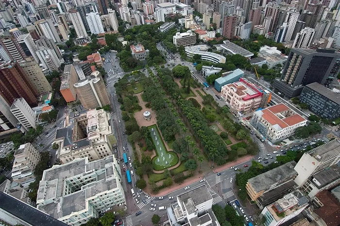 Vista aérea da Praça da Liberdade em BH