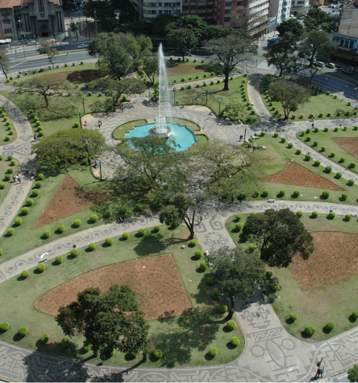 Praça Raul Soares Praça Raul Soares e Galeria São Vicente: pausa e boa gastronomia no centro