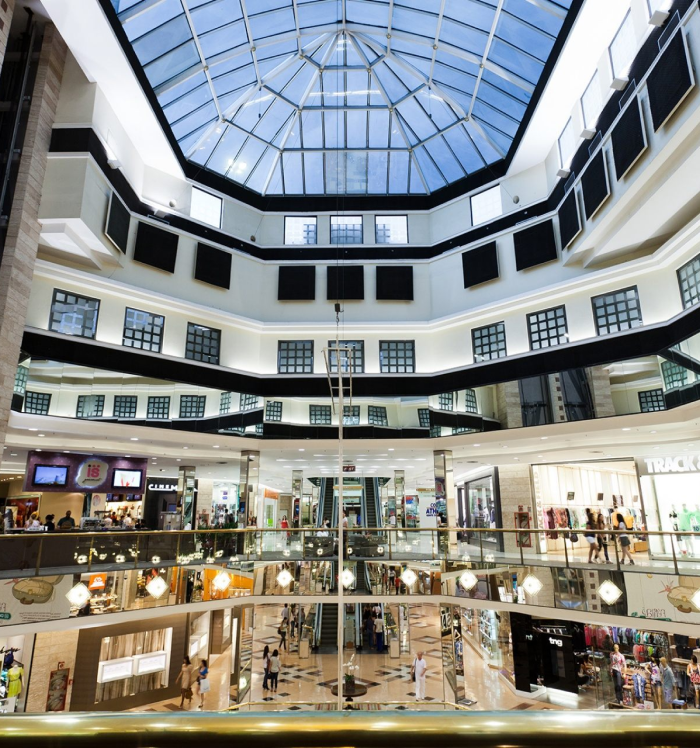 Área externa do Shopping Diamond Mall. Diamond Mall