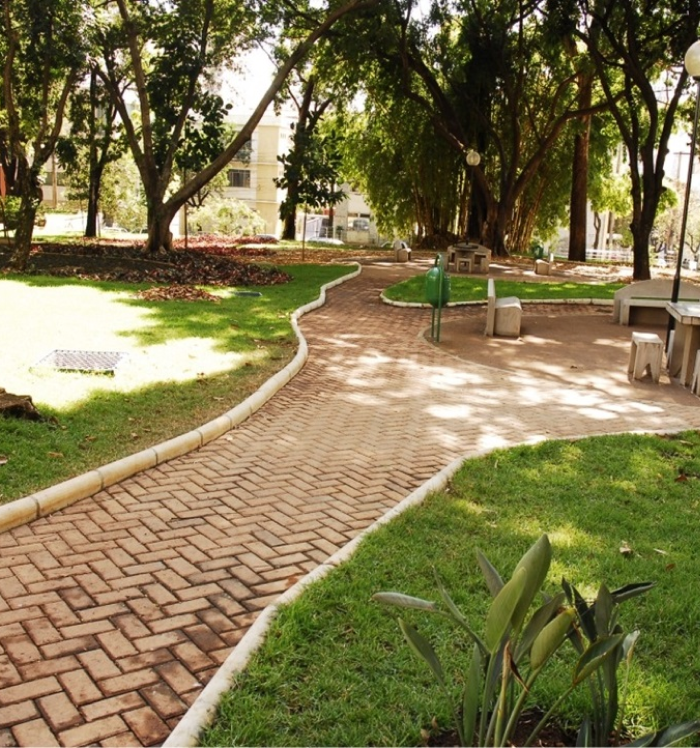 Parque Rosinha Cadar, implantado em 1994, localizado na região Centro-sul de Belo Horizonte. Parque Municipal Rosinha Cadar